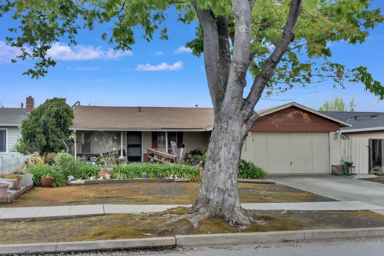 2170 Weston Dr