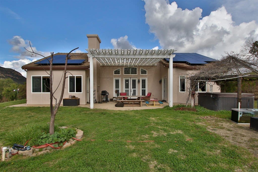 415 Peutz Valley Rd