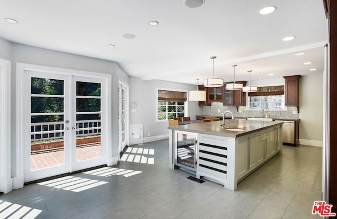 Ridge Oasis