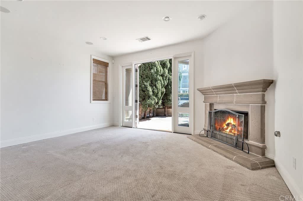 701 Acacia Ave