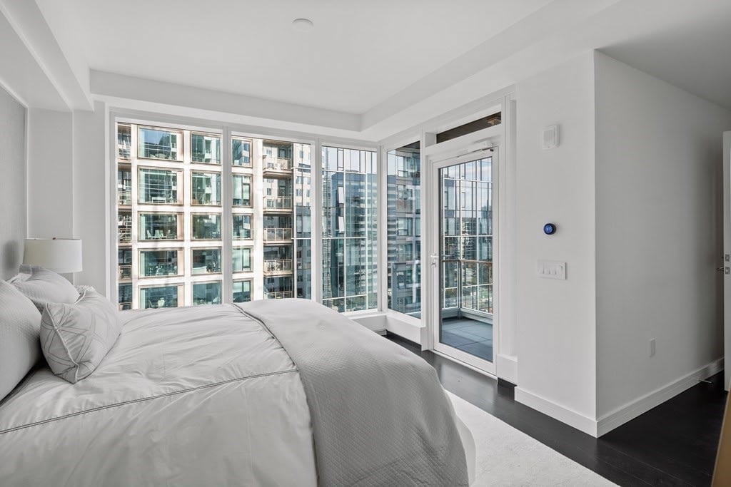 150 Seaport Boulevard #17B