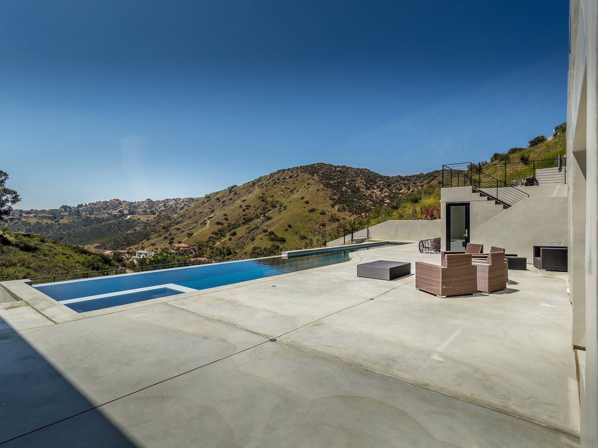 5 Wrangler Ln