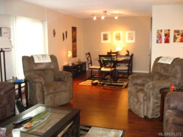 318-1545 Pandora Ave