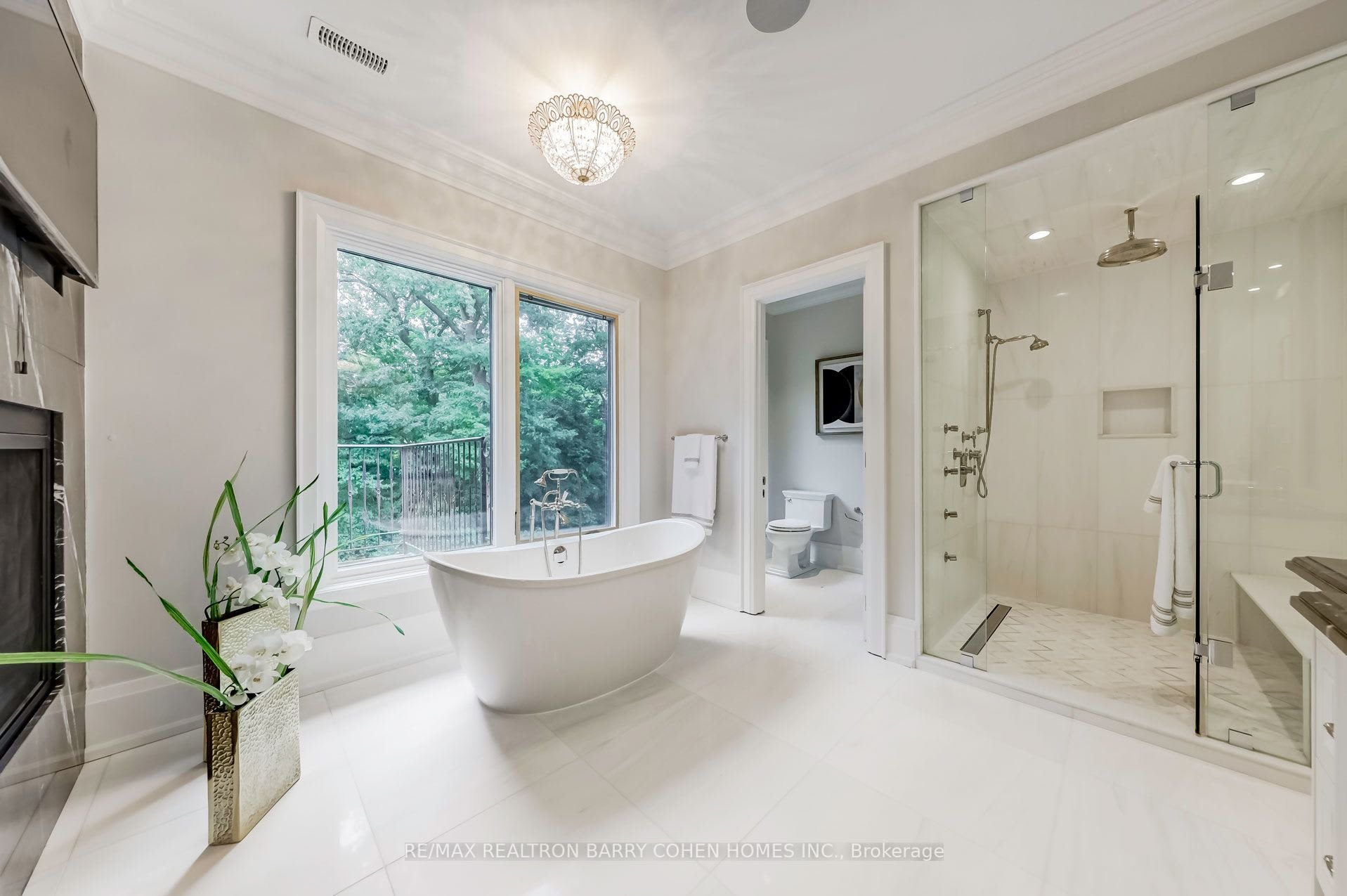 SOLD: Elegance & Luxury At Its Finest