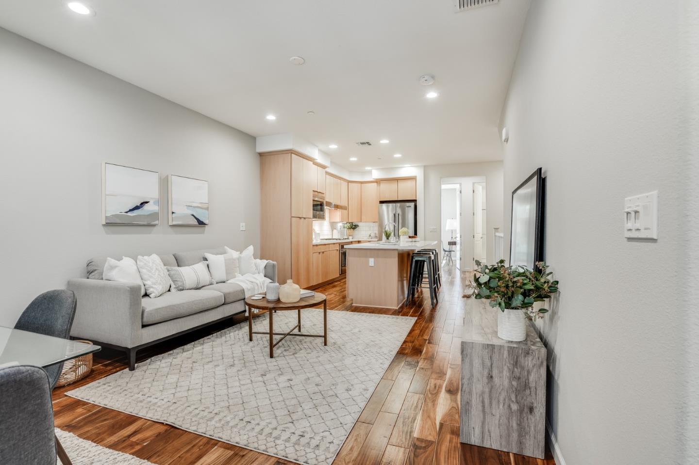 1655 Latitude Dr, #3