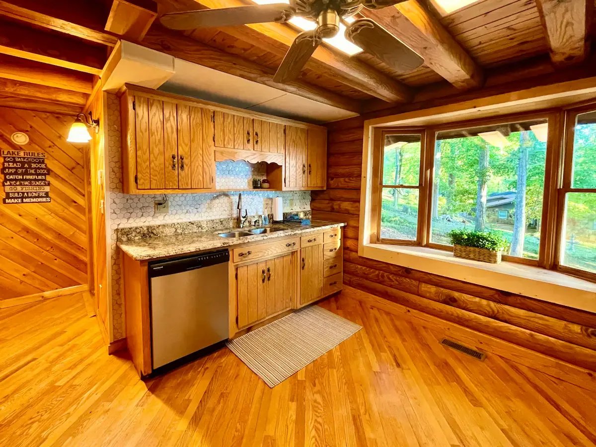 Lakefront Cabin - Lookout Lodge - on Lake Norman