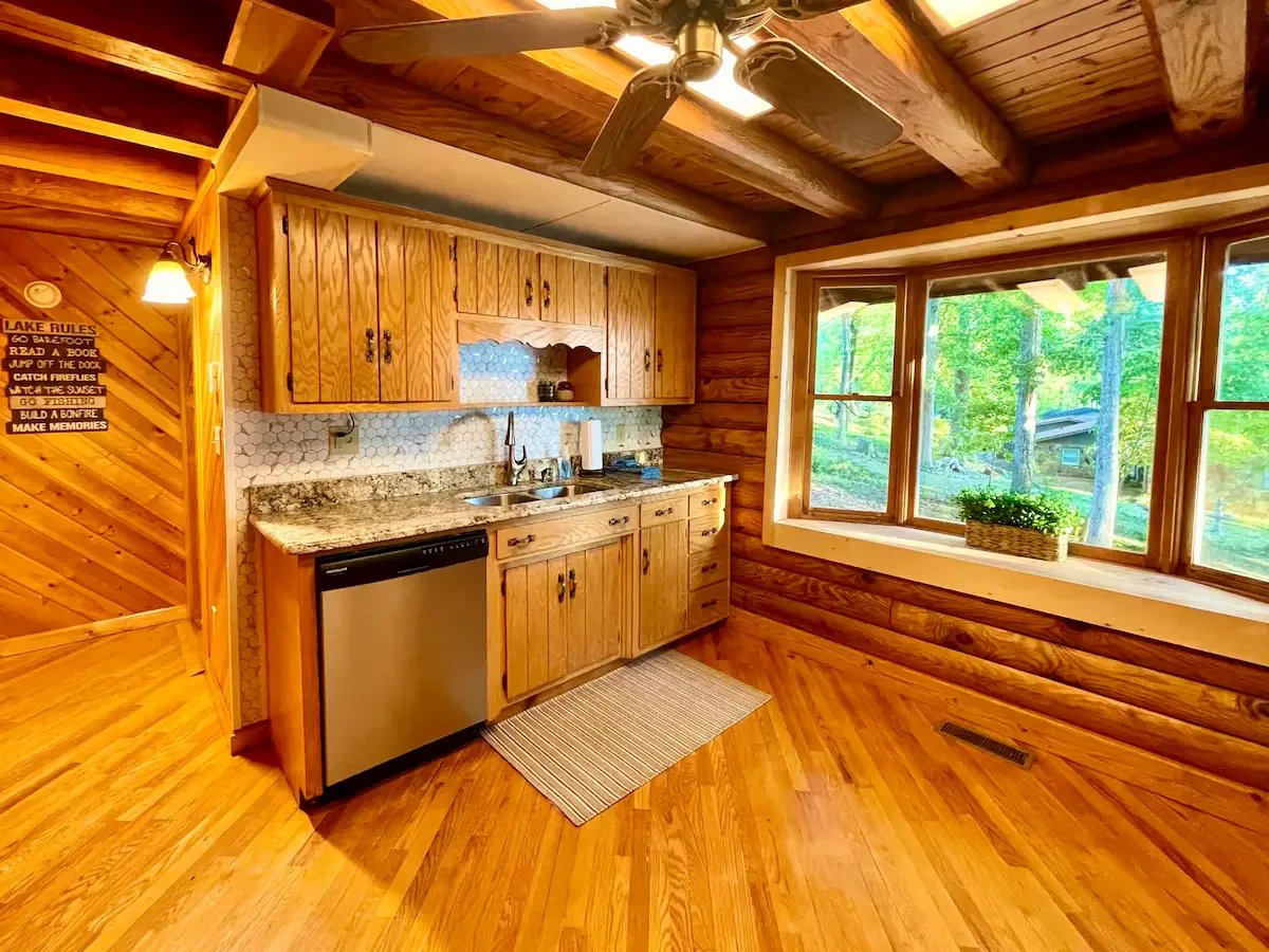 Lakefront Cabin - Lookout Lodge - on Lake Norman