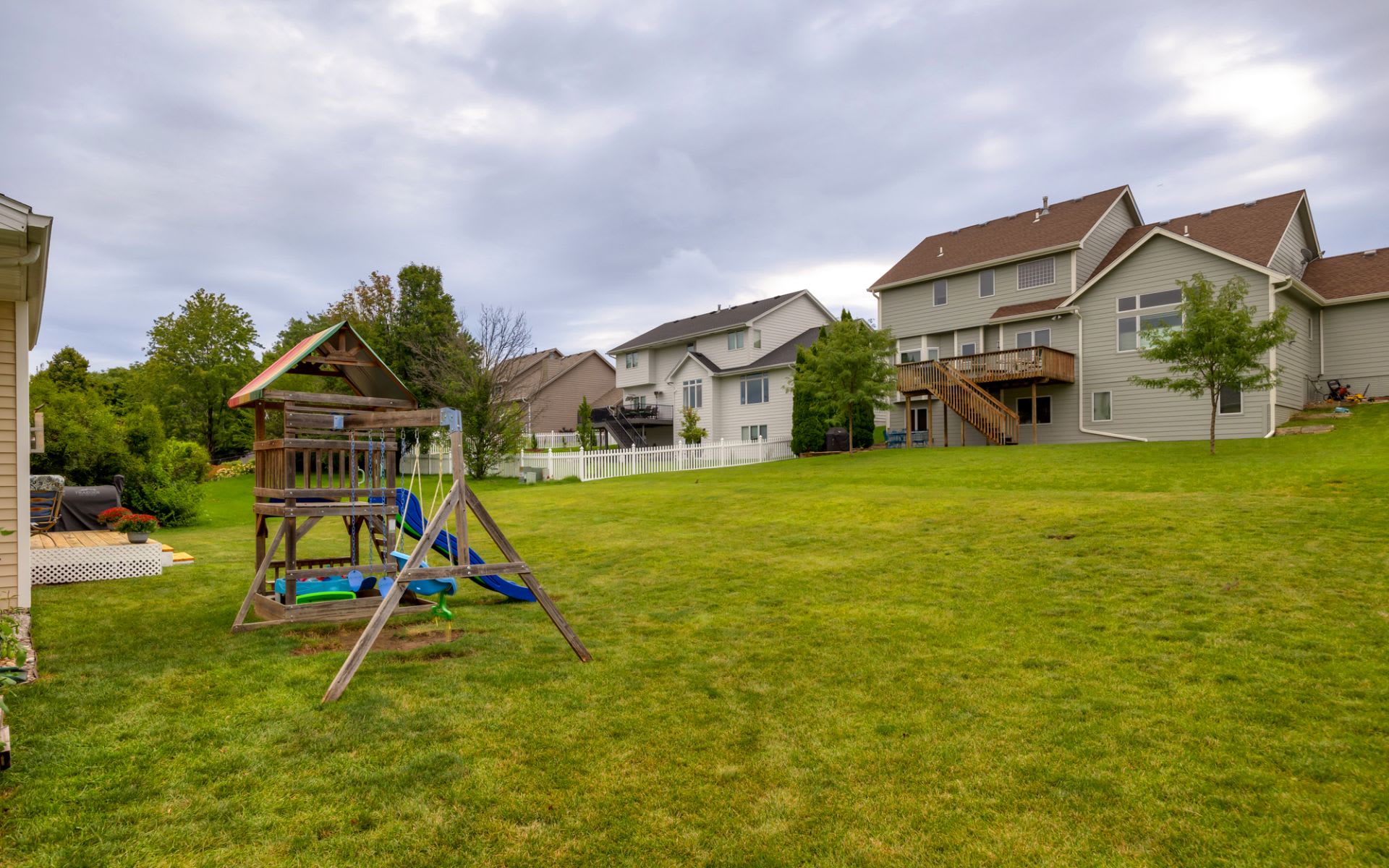 5542 Ponderosa Drive