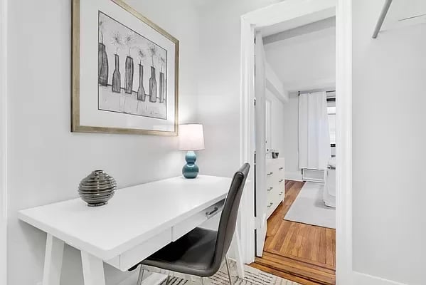 410 Central Park West Unit: 4F