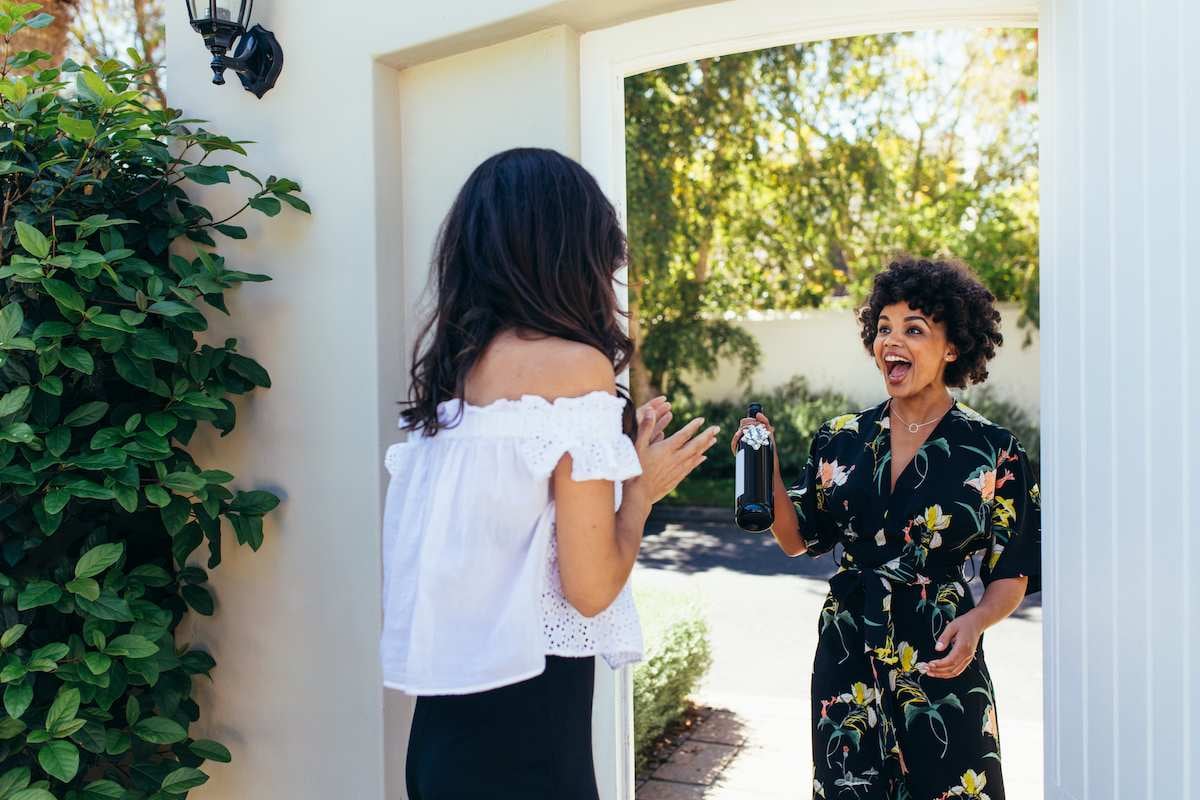 Tips to Throwing a Housewarming Party