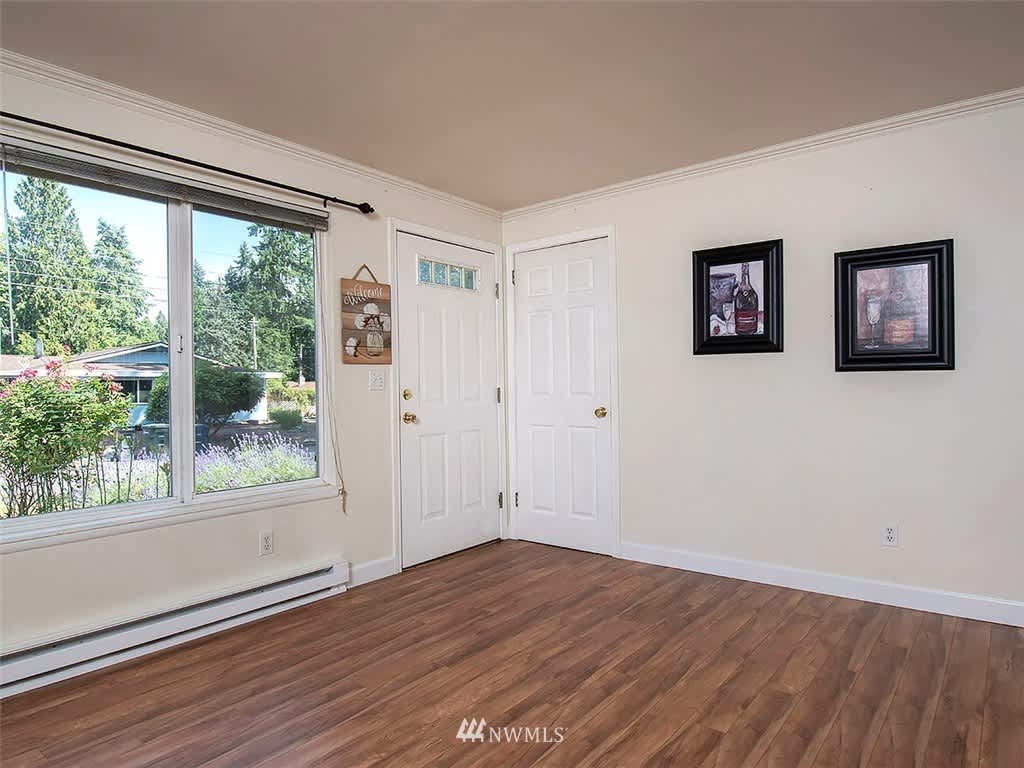20005 95th Pl NE