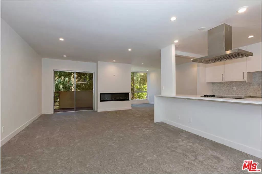 927 N Kings Rd., #201