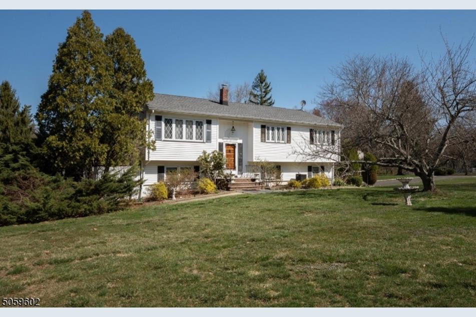 31 Harcourt Ln