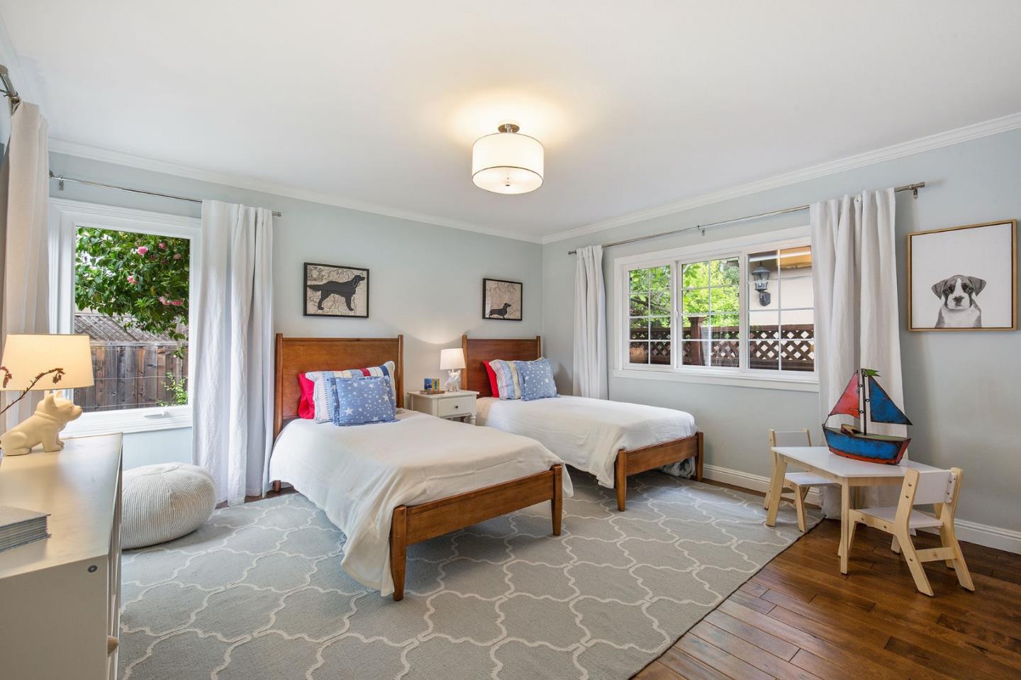 1329 Cordilleras Ave