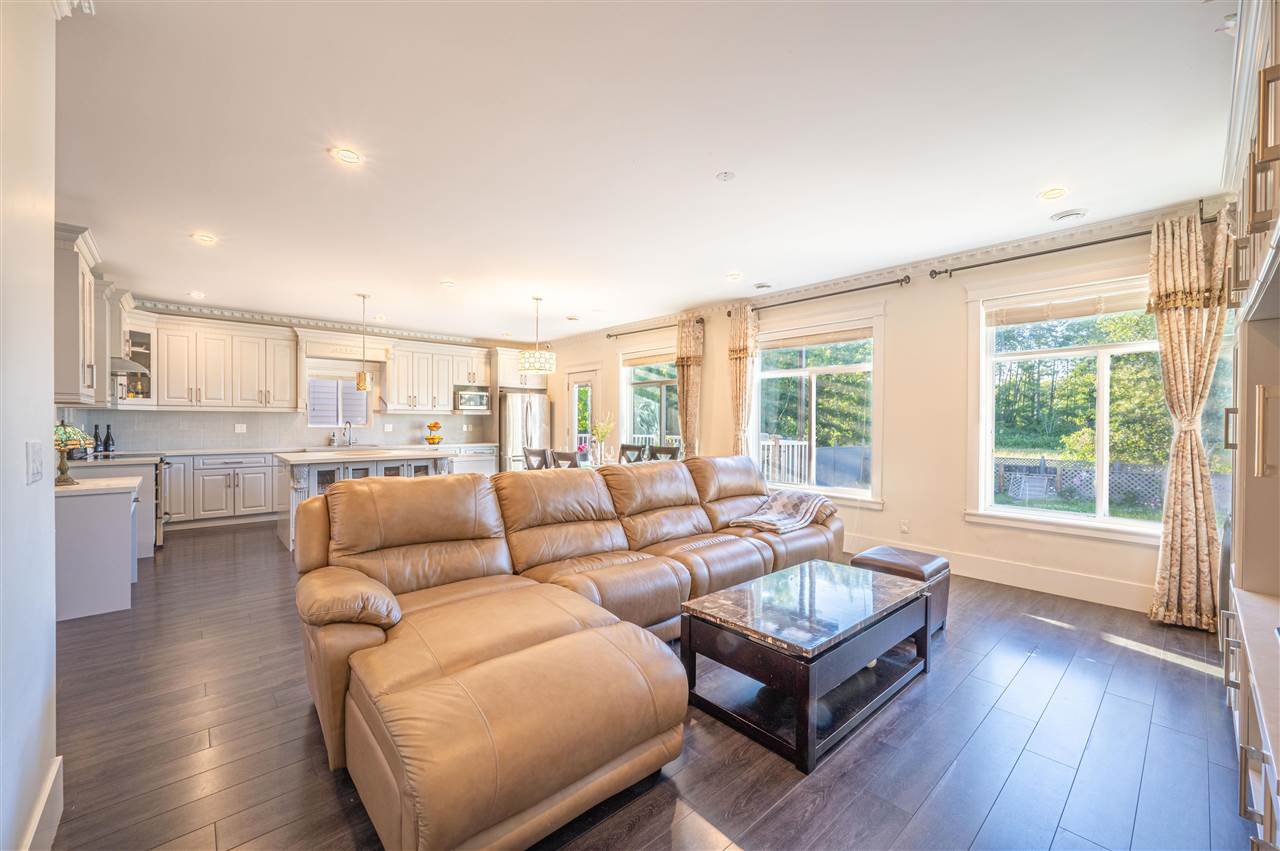17363 64a Ave