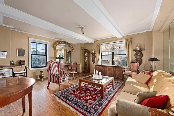 200 East 16th Street Unit: 18F
