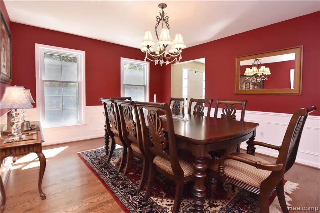 1313 LAKESIDE Drive