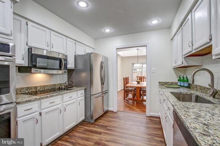 6262 Chaucer Ln