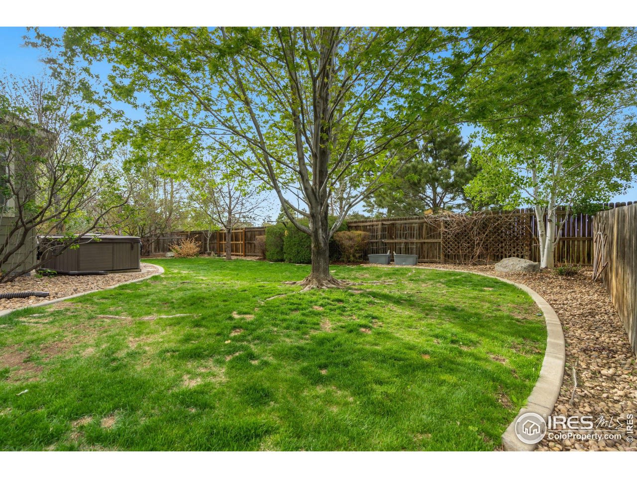 6607 Thistle Ridge Ave