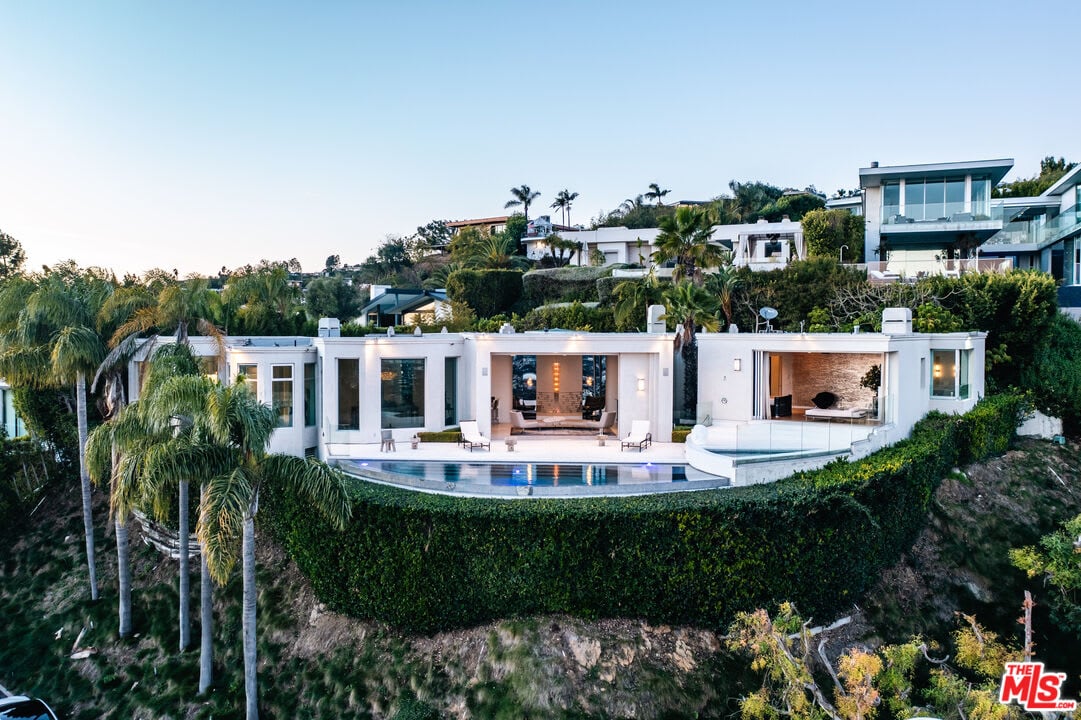House Majestic