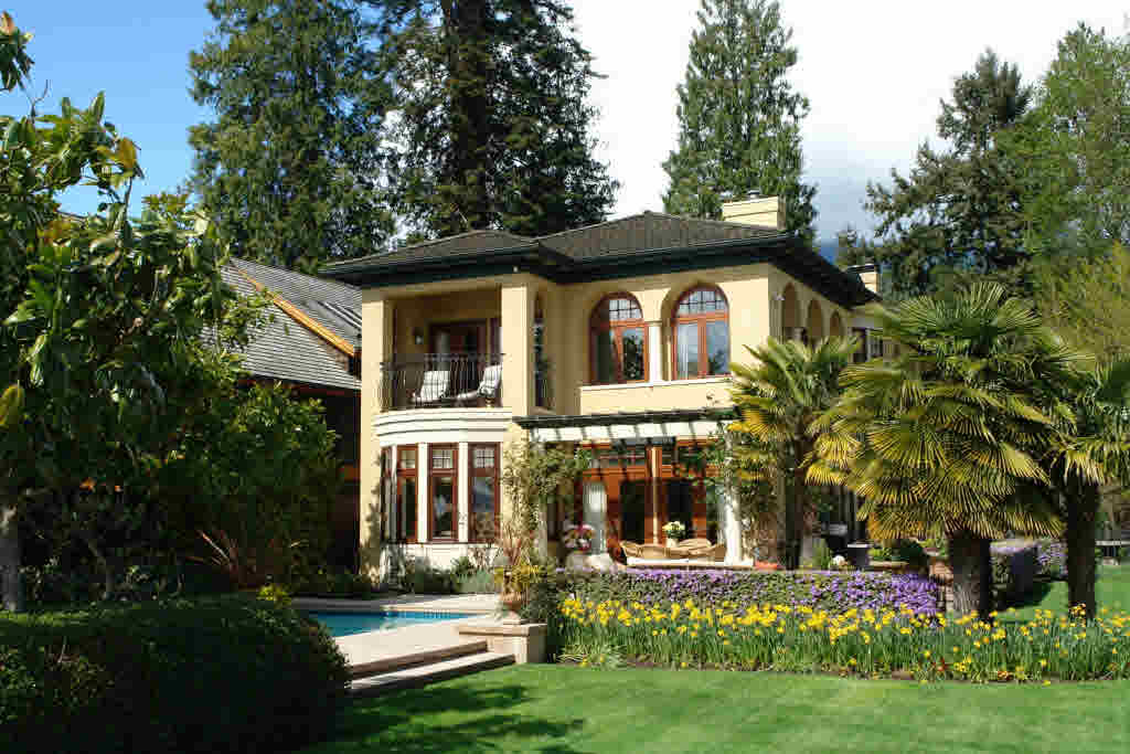 4340 Ross Cres