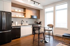 303-515 Chatham St