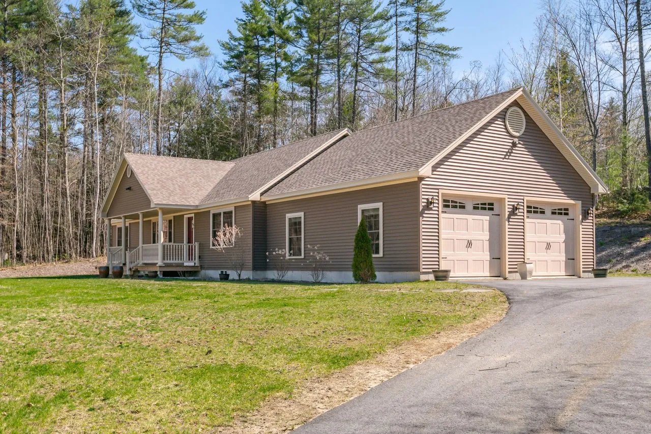 Home for Sale – 61 State Park Road, Naples, Maine – $445,000