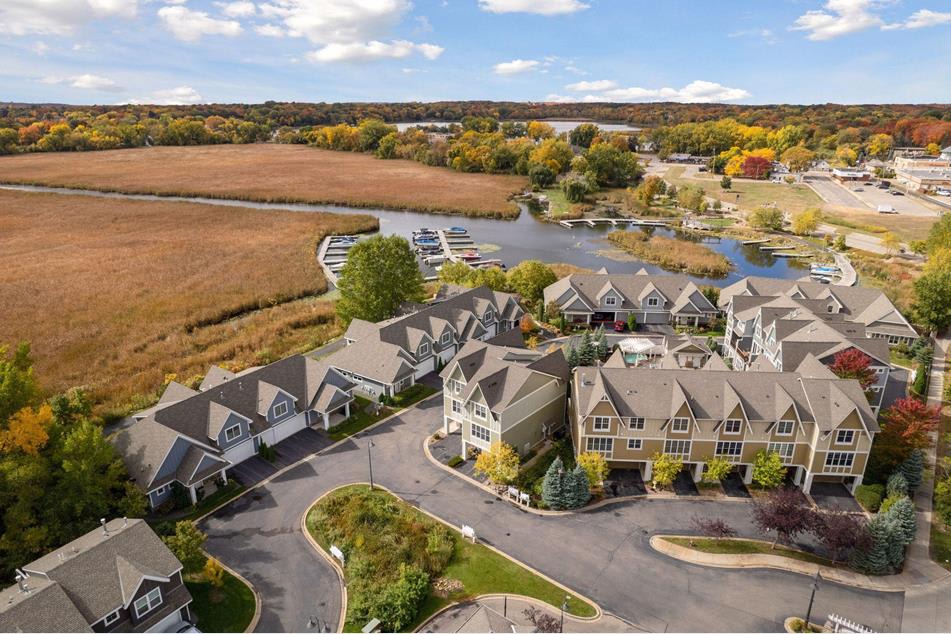 2315 Lost Lake Ct, Mound MN