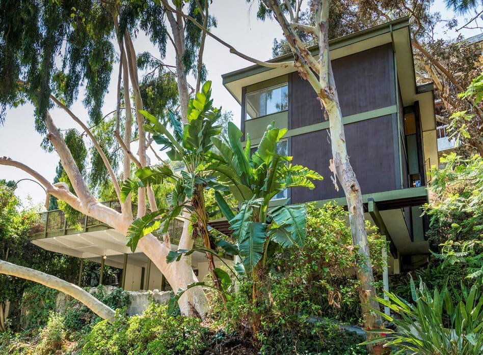 THE GARY AND ENID FREUND HOUSE