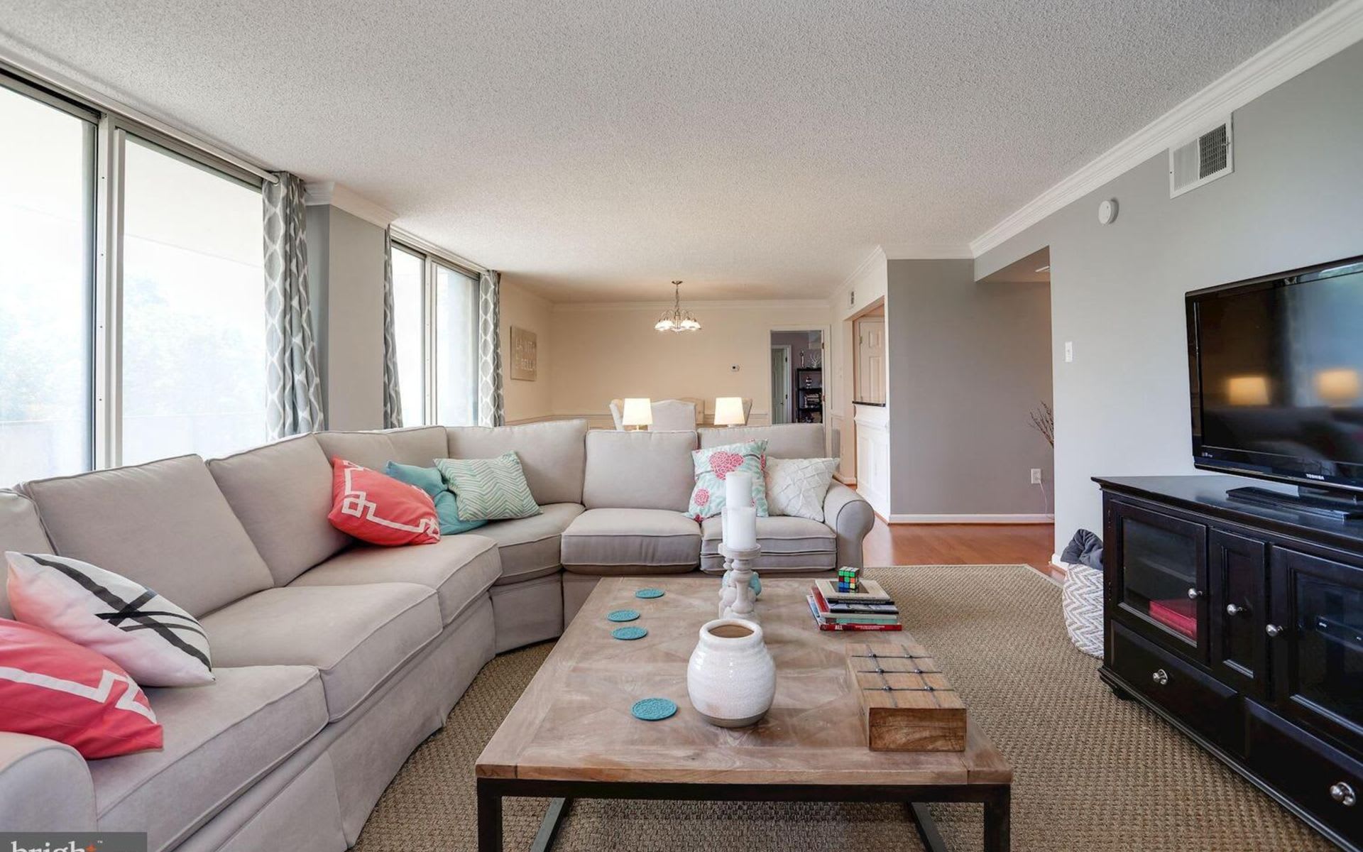 1515 S Arlington Rdg Rd, #305