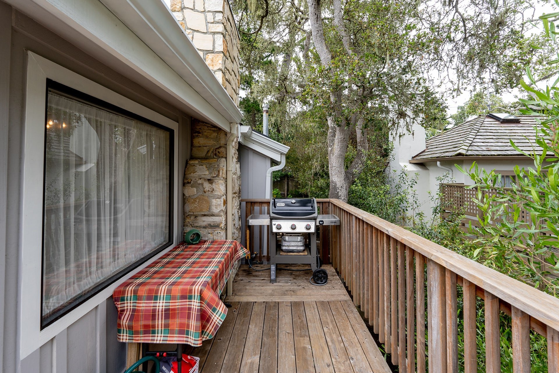 Grey Goose - Charming Downtown Carmel Cottage