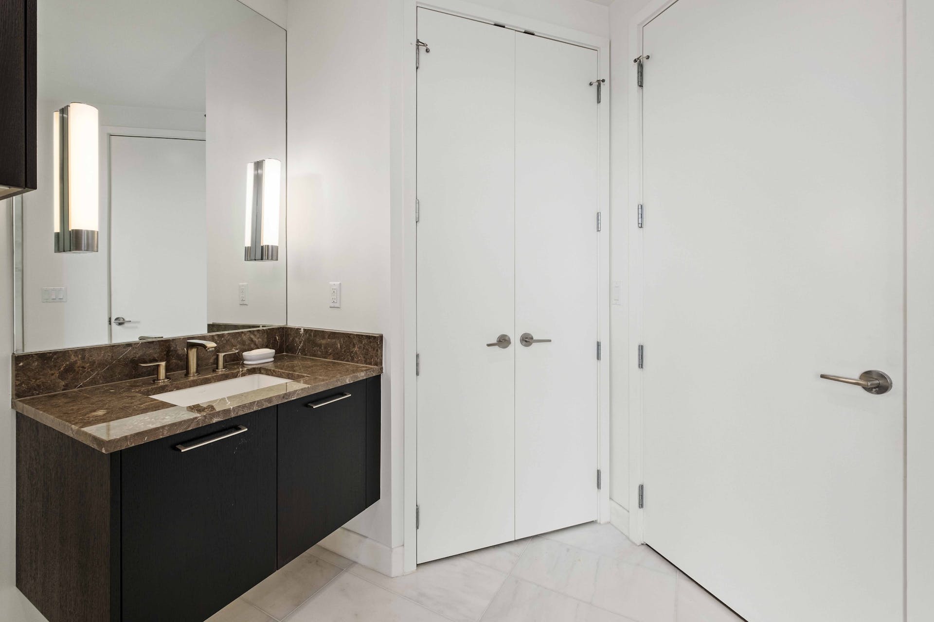 501 West Ave #1204