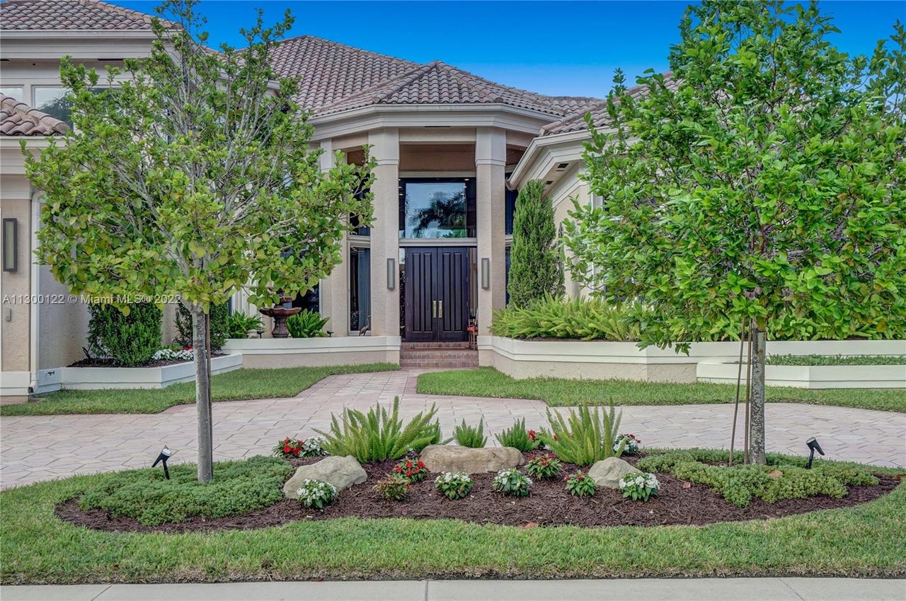 2664 Riviera Manor
