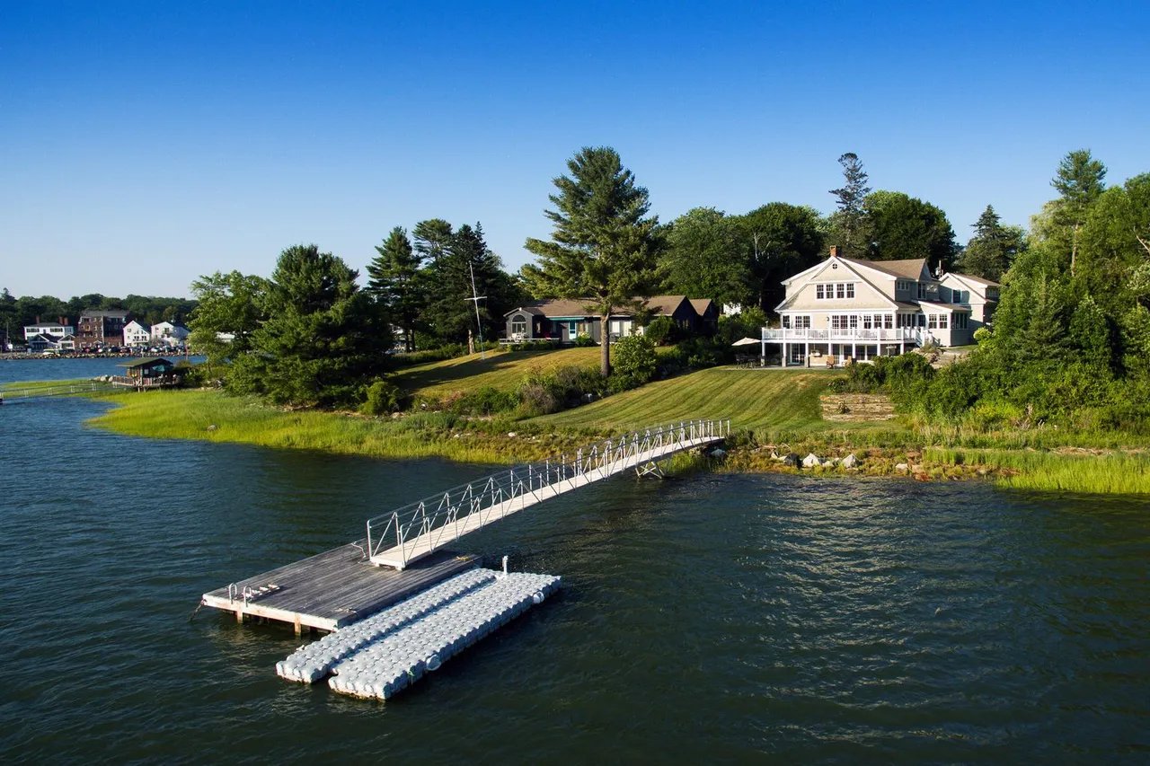 New Waterfront Listing! 35 Water Street, Damariscotta, Maine – $2,150,000