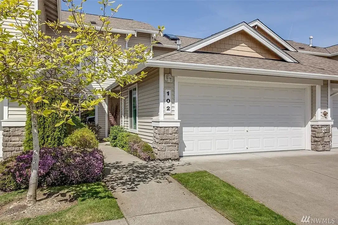 5909 Panorama Dr SE #18-102