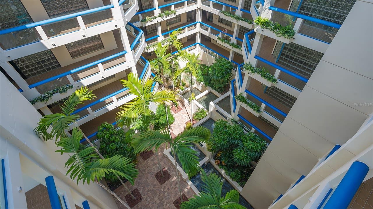 2120 Harbourside Dr, #657