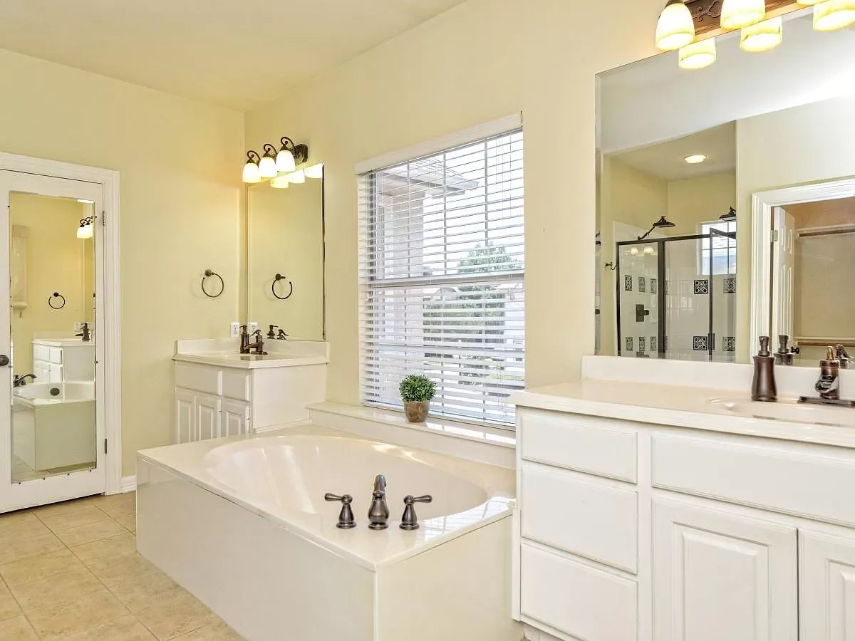 4007 Gaines Ct