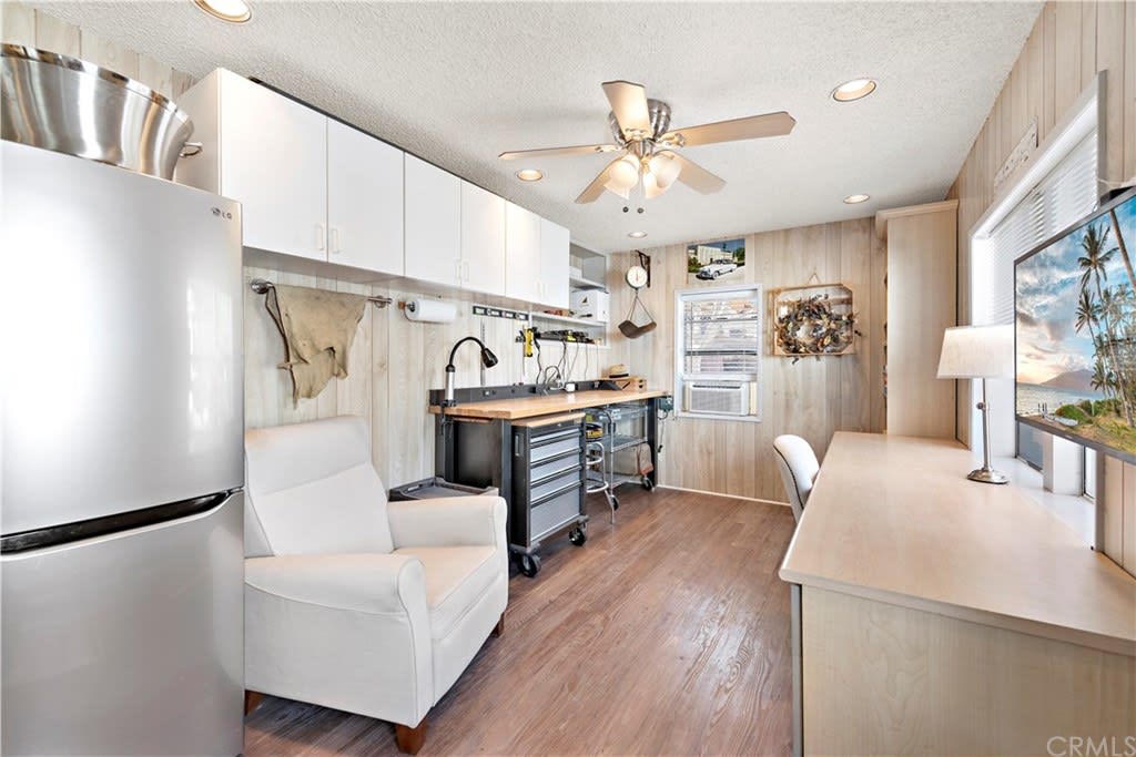 353 S Weymouth Avenue