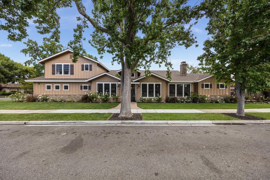 1621 Campbell Ave