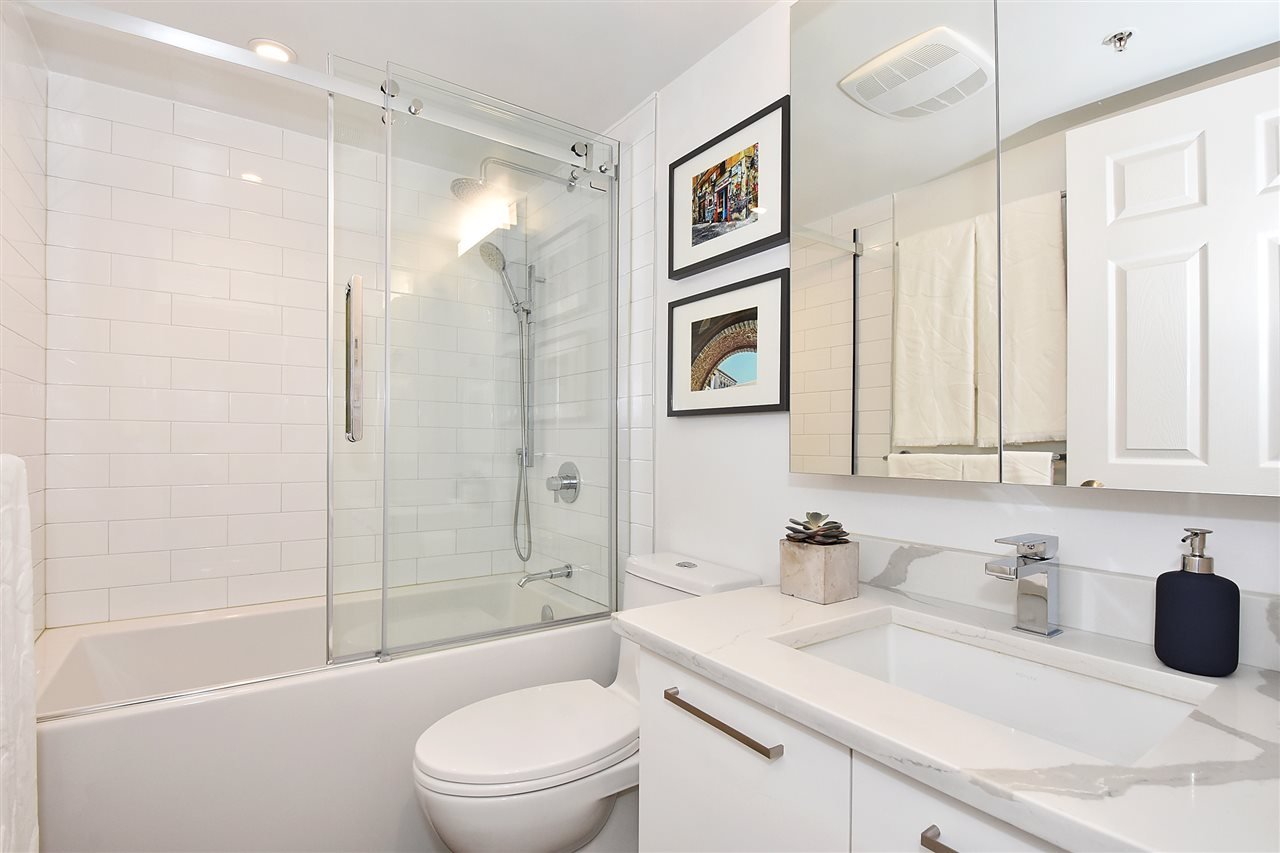 315-1707 Charles St