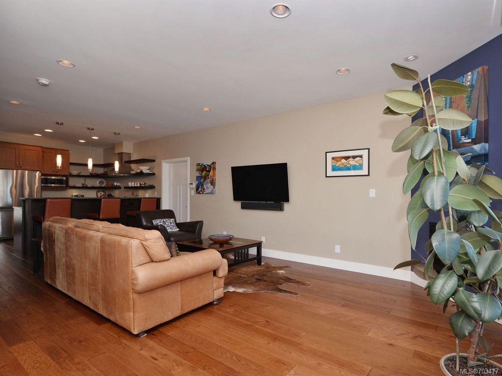 7-1893 Prosser Rd