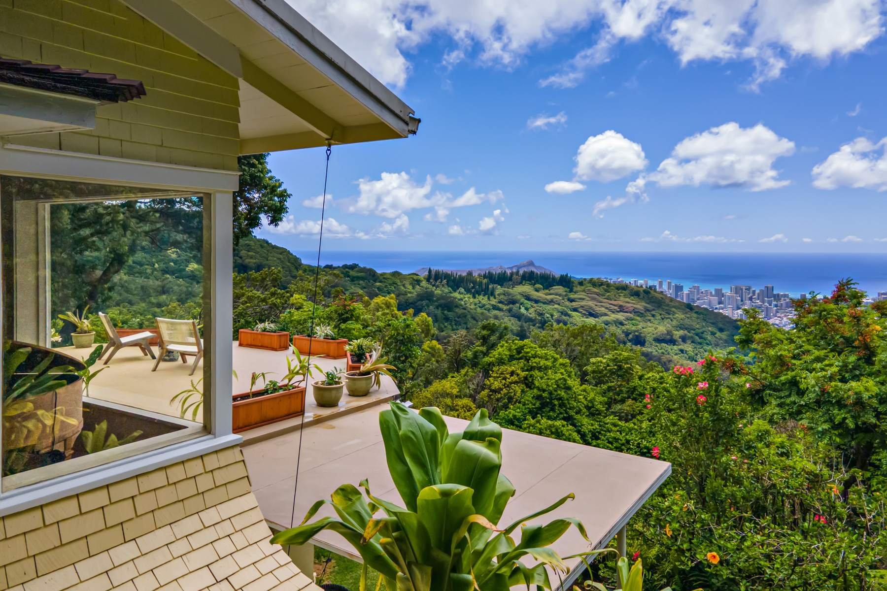 Carole Kaili Daly , R - Hawaii Real Estate