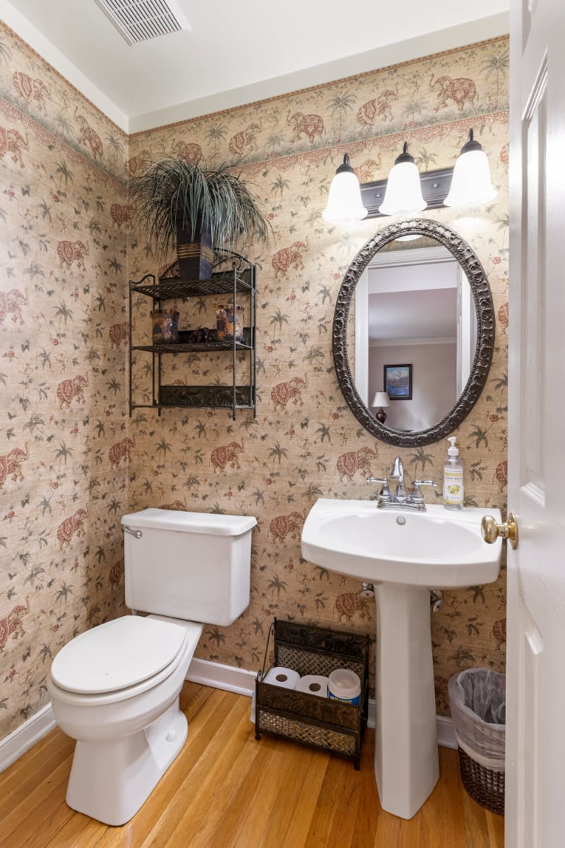 6007 Oak Landing Drive