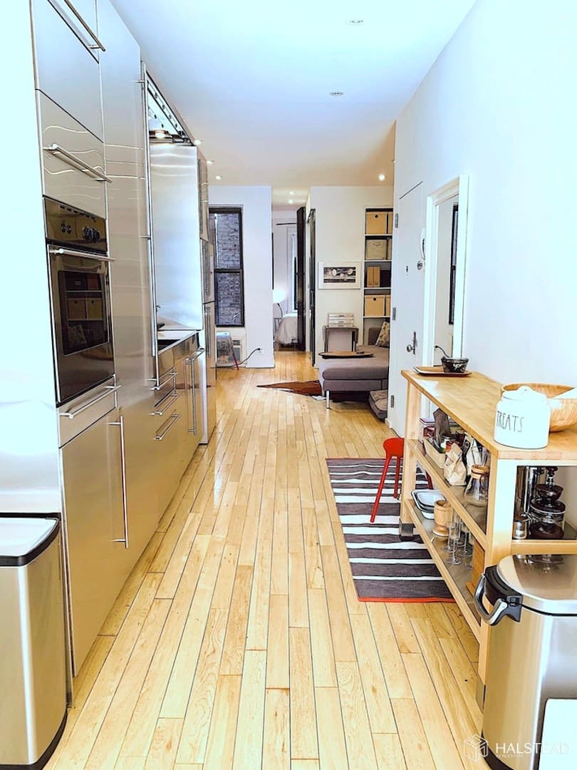 221 W 20th St, #3W