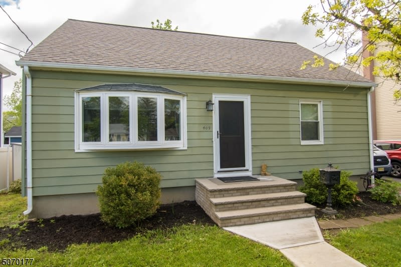 409 Riverdale Blvd