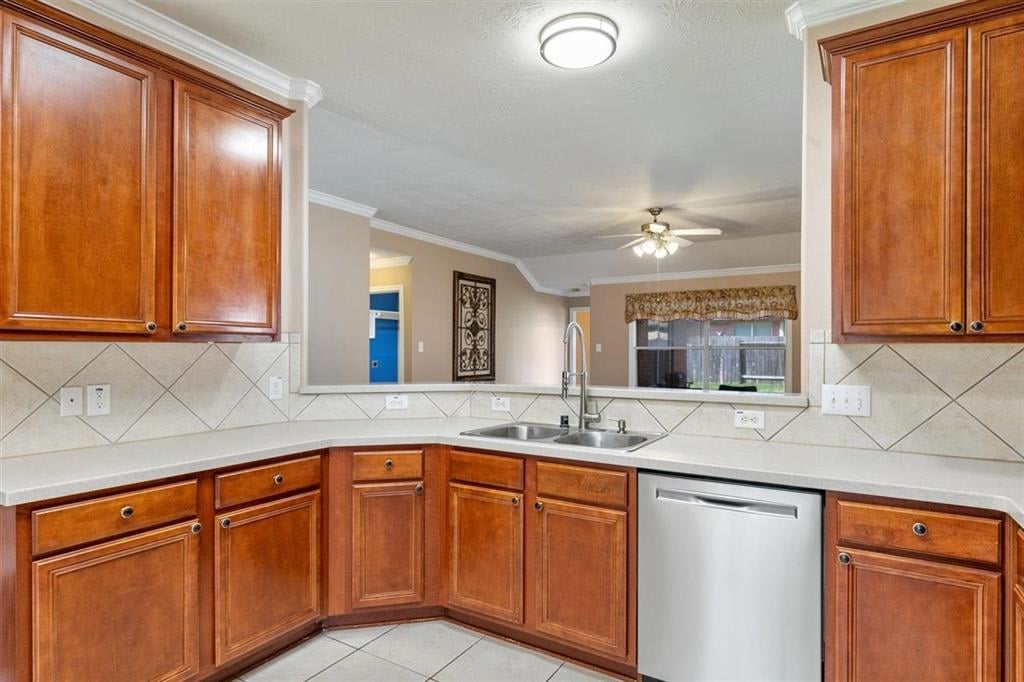 1915 Dakota Run Ln