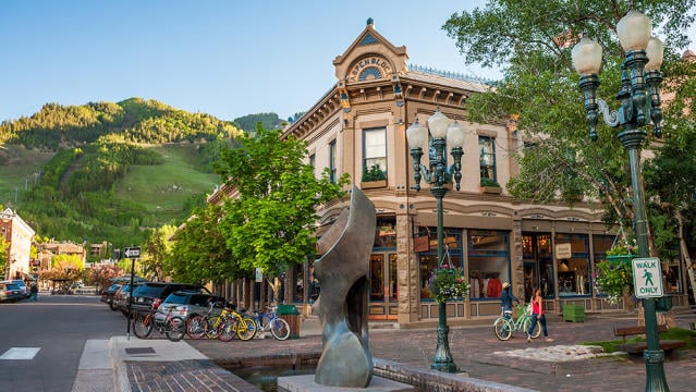 Aspen Was One of America’s Most Popular Pandemic Destinations. Now It’s Eerily Quiet.
