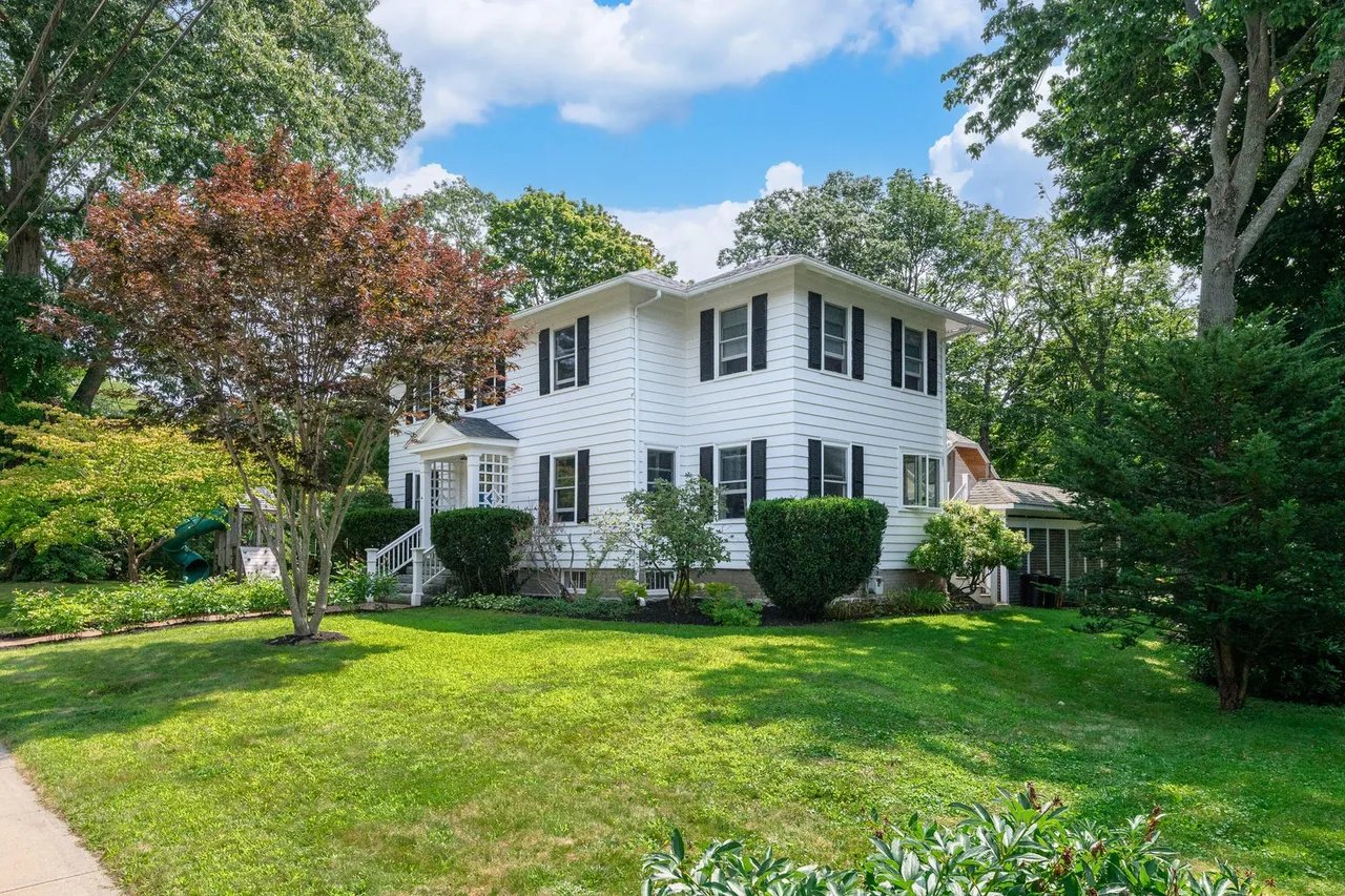 New Listing! 44 Cottage Farms Road, Cape Elizabeth, Maine – $1,390,000