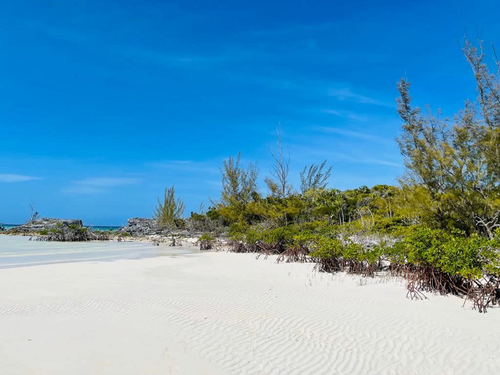 Hawks Nest Cay Cat Island