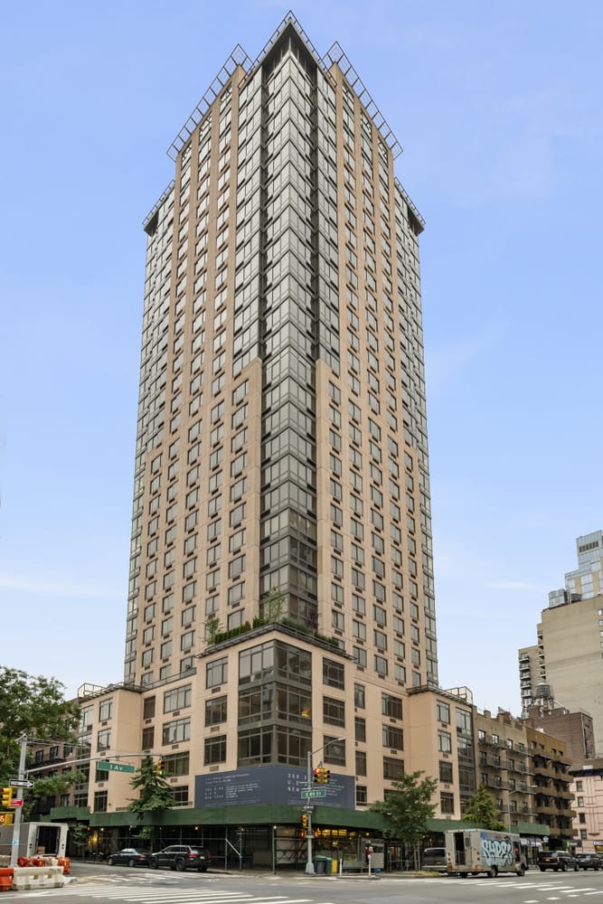 389 East 89th Street Unit 18G